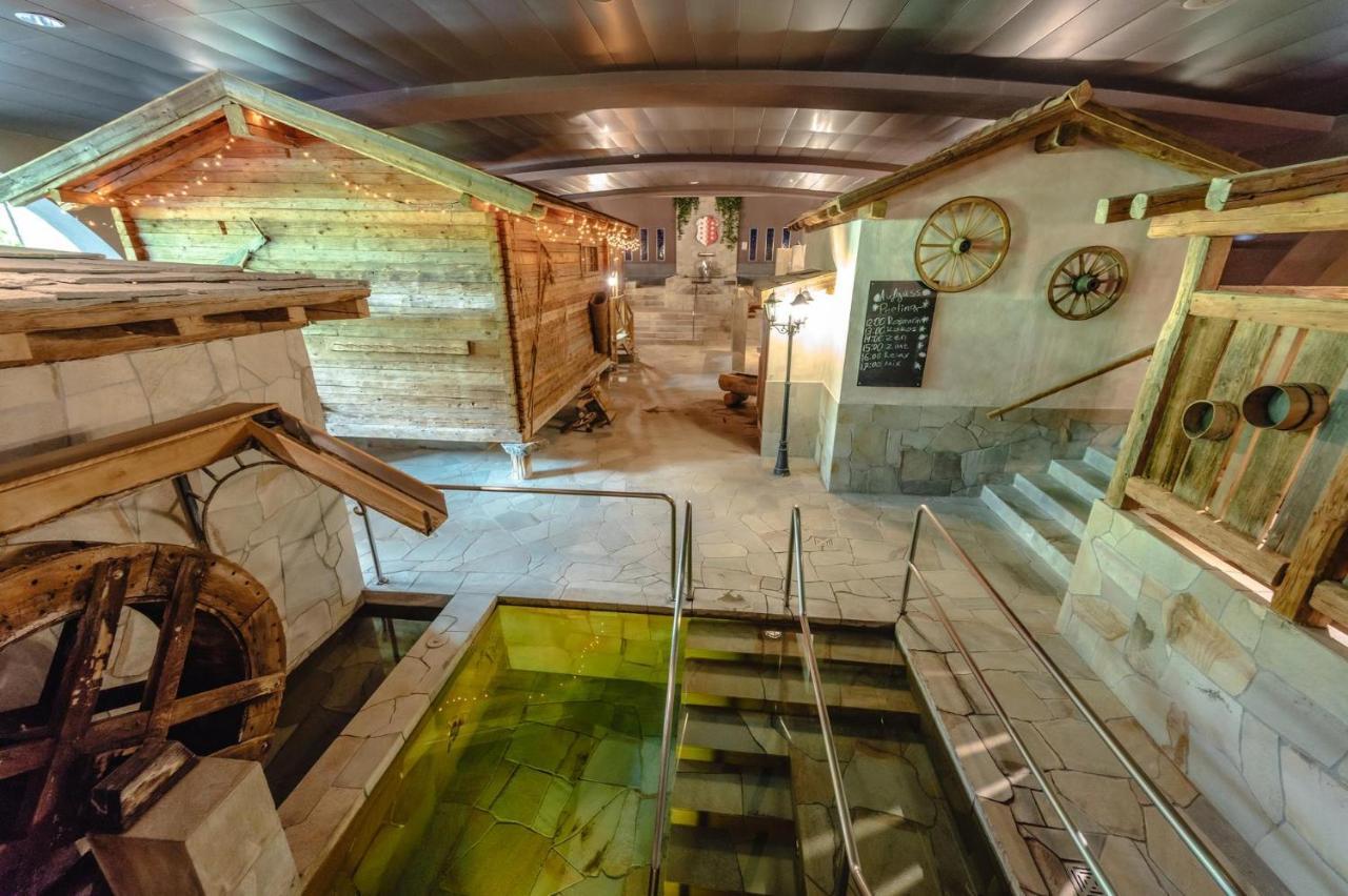 Thermal Hotels & Walliser Alpentherme Leukerbad Bagian luar foto
