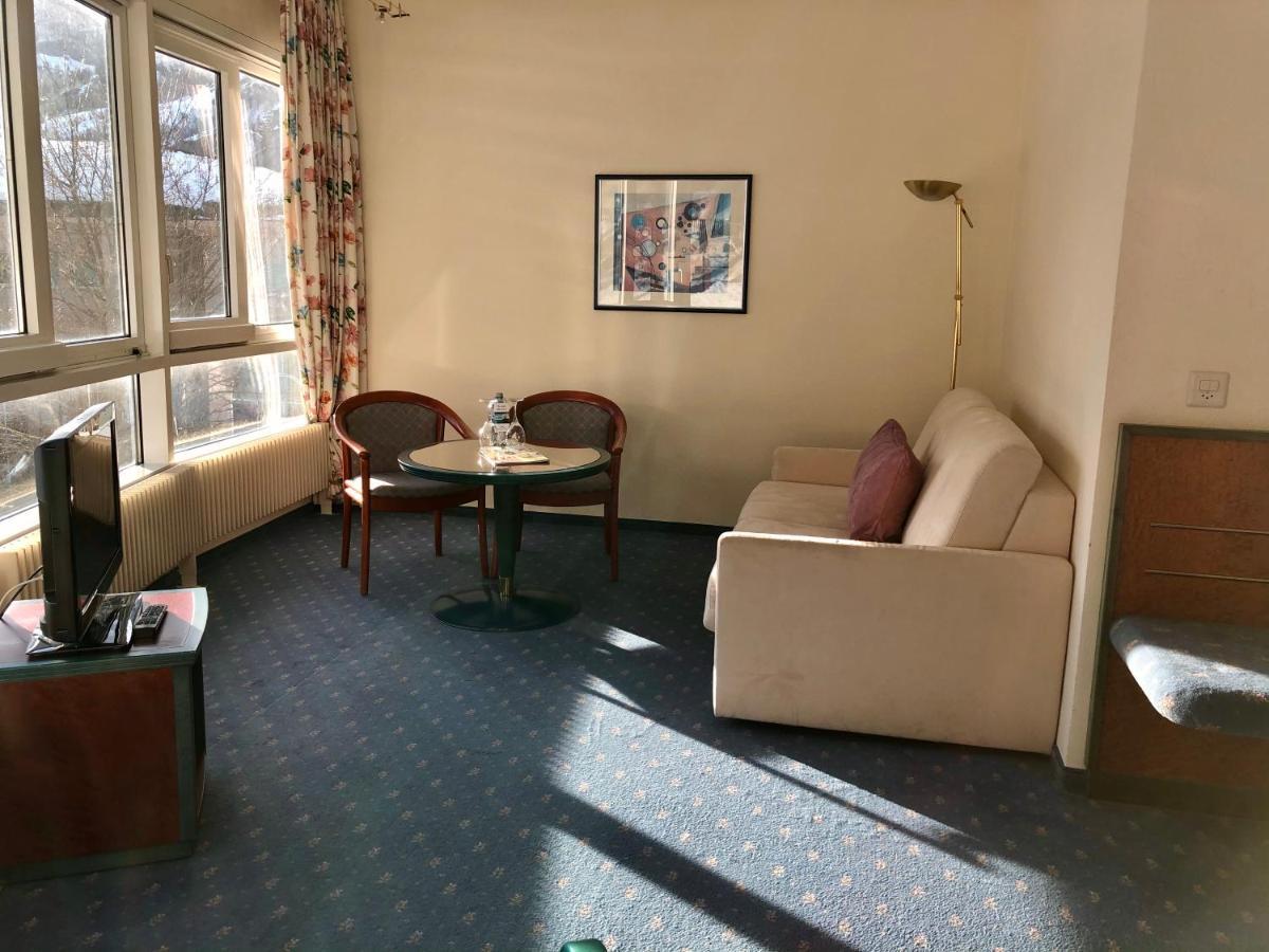 Thermal Hotels & Walliser Alpentherme Leukerbad Bagian luar foto