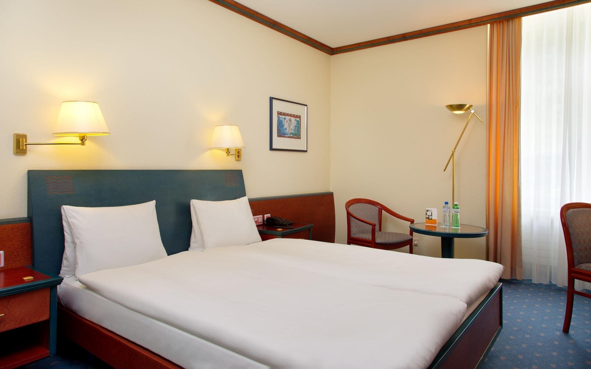 Thermal Hotels & Walliser Alpentherme Leukerbad Bagian luar foto