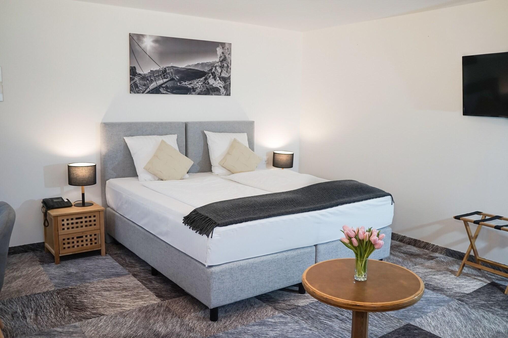 Thermal Hotels & Walliser Alpentherme Leukerbad Bagian luar foto