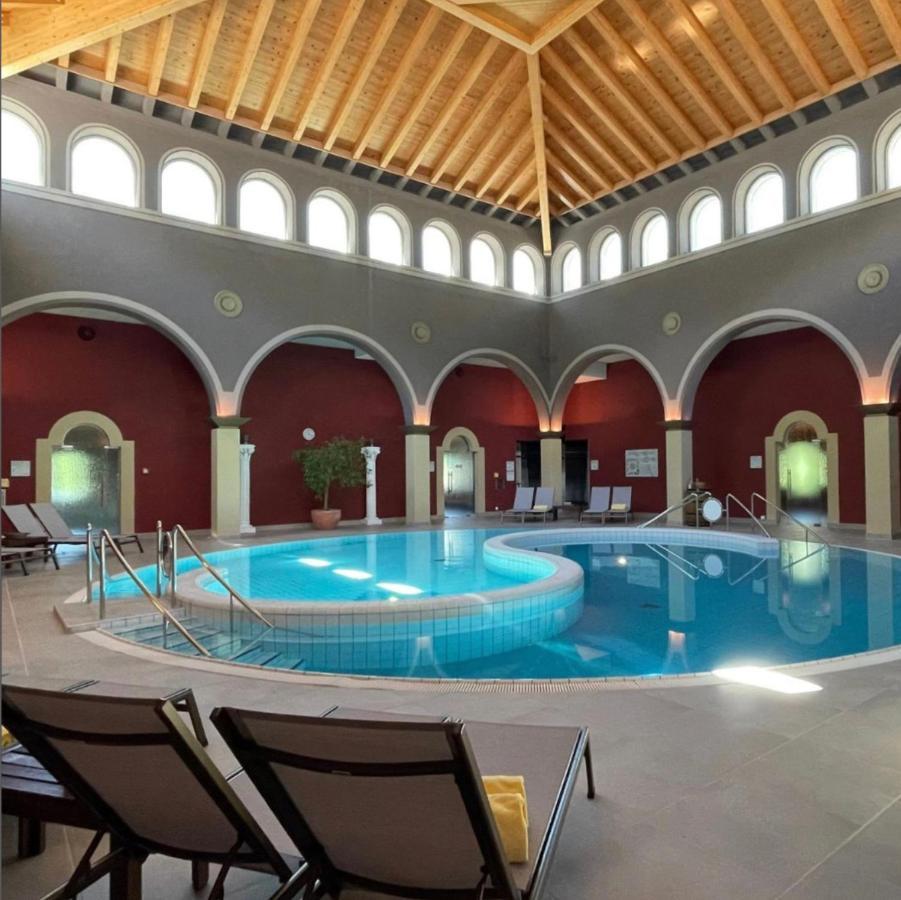 Thermal Hotels & Walliser Alpentherme Leukerbad Bagian luar foto