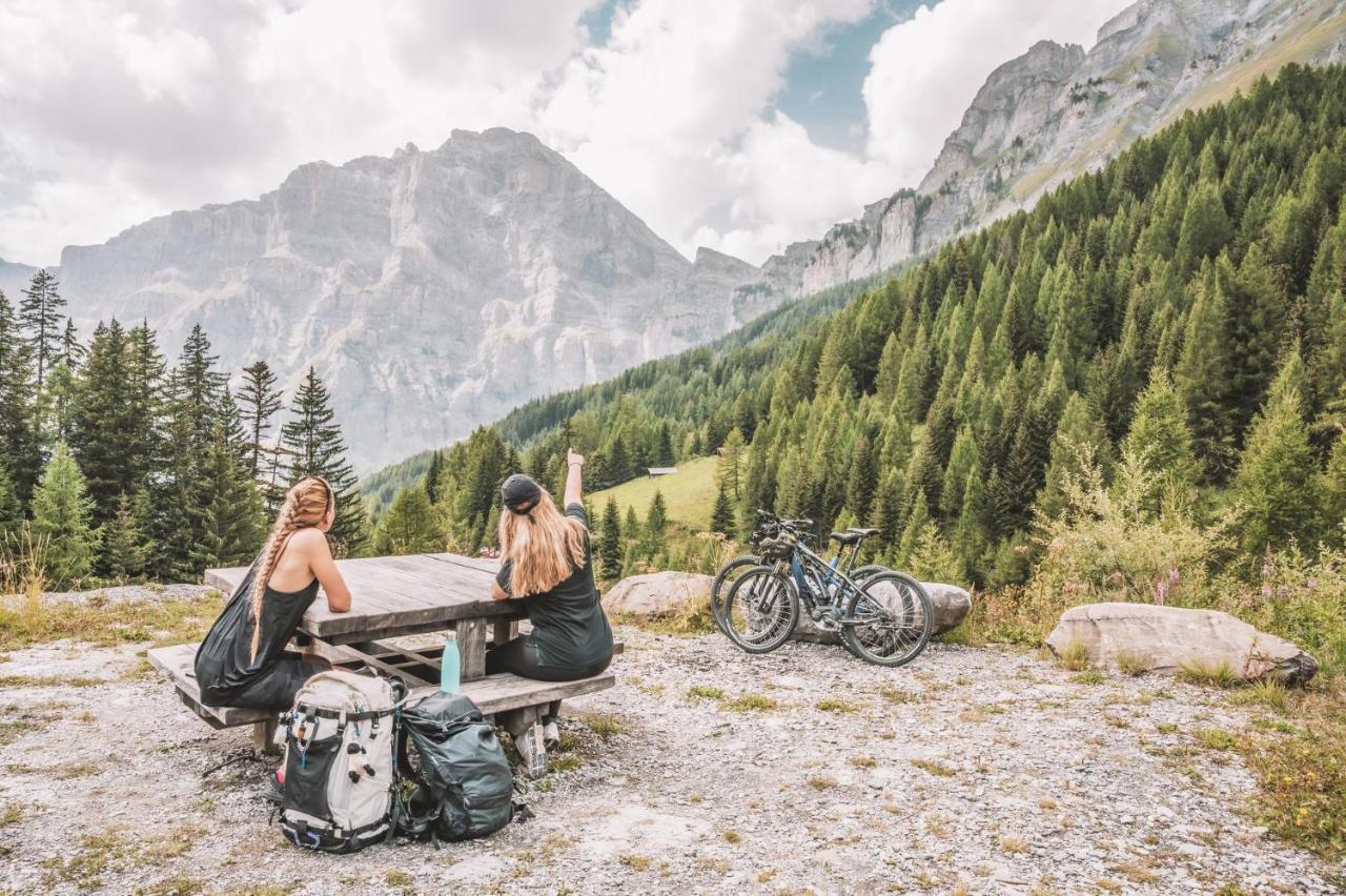 Thermal Hotels & Walliser Alpentherme Leukerbad Bagian luar foto