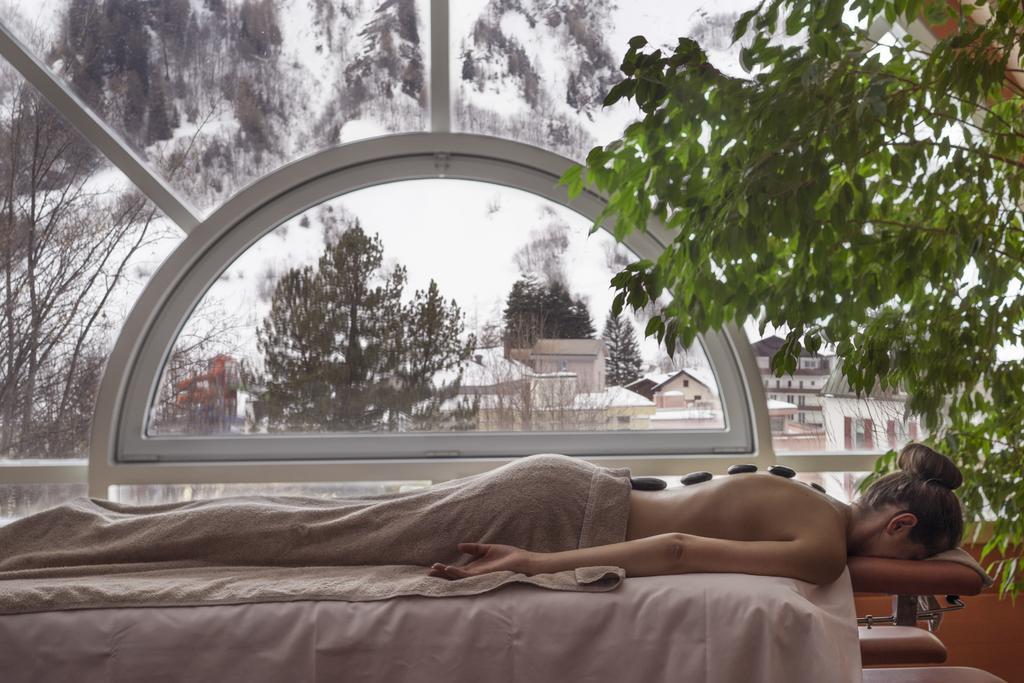Thermal Hotels & Walliser Alpentherme Leukerbad Bagian luar foto